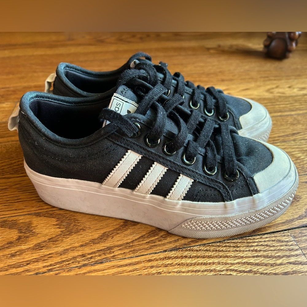 Women Adidas platform Nizza black size 5.5
